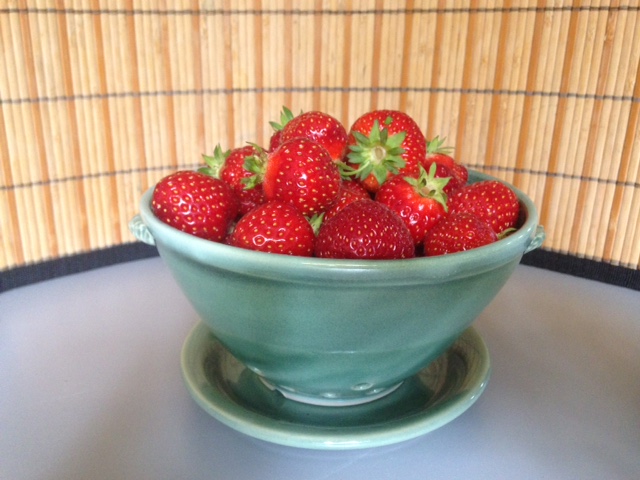 Pottery Berry Bowl in green