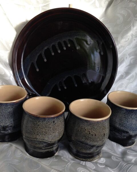 Cozy mugs and plate