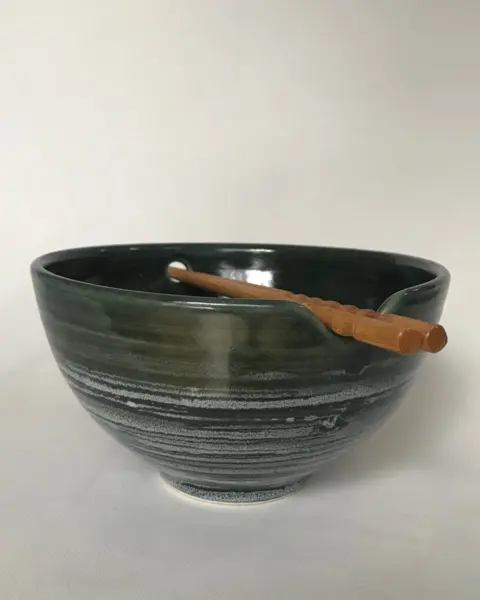 Green/white blizzard design noodle bowl
